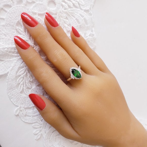 💟❤️NEW! Sterling Silver 925 Green & White CZ Ring Size 7 - Picture 12 of 12